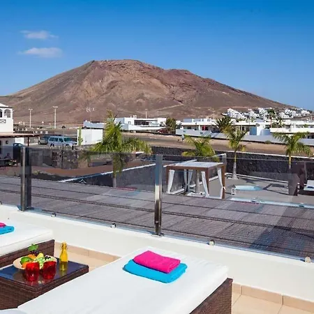 Playa Blanca Sleeps 6 Pool Air Con Wifi Willa