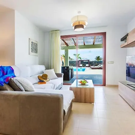 Playa Blanca Sleeps 6 Pool Air Con Wifi Playa Blanca (Lanzarote)