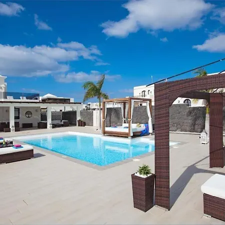 Playa Blanca Sleeps 6 Pool Air Con Wifi Villa Playa Blanca (Lanzarote)